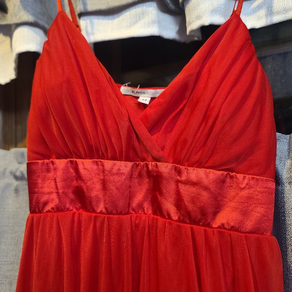 Dress - Picture 2 of 9